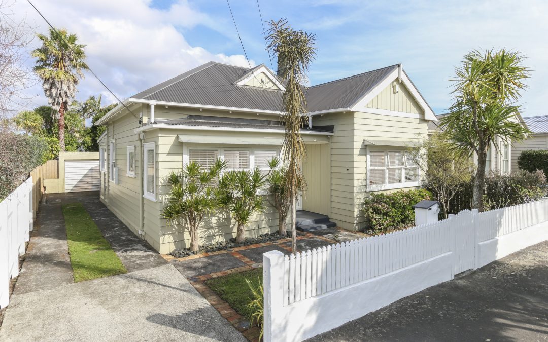 Just SOLD! 100 Burnley Terrace, Sandringham